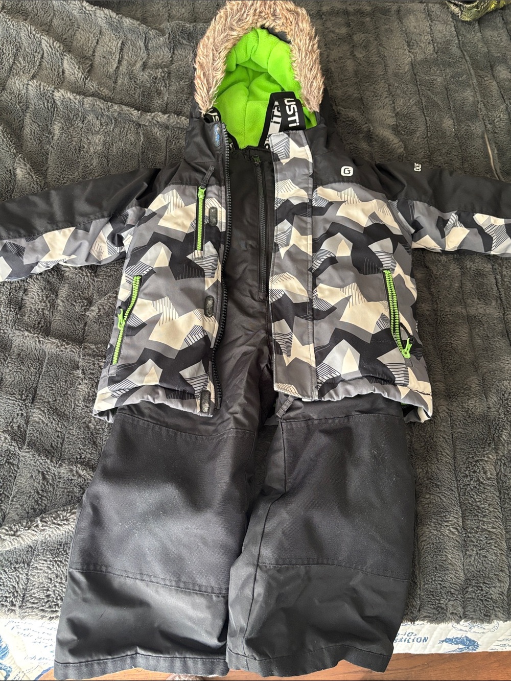 Gustin Kids Black Snow Bibs with Logo Suspenders